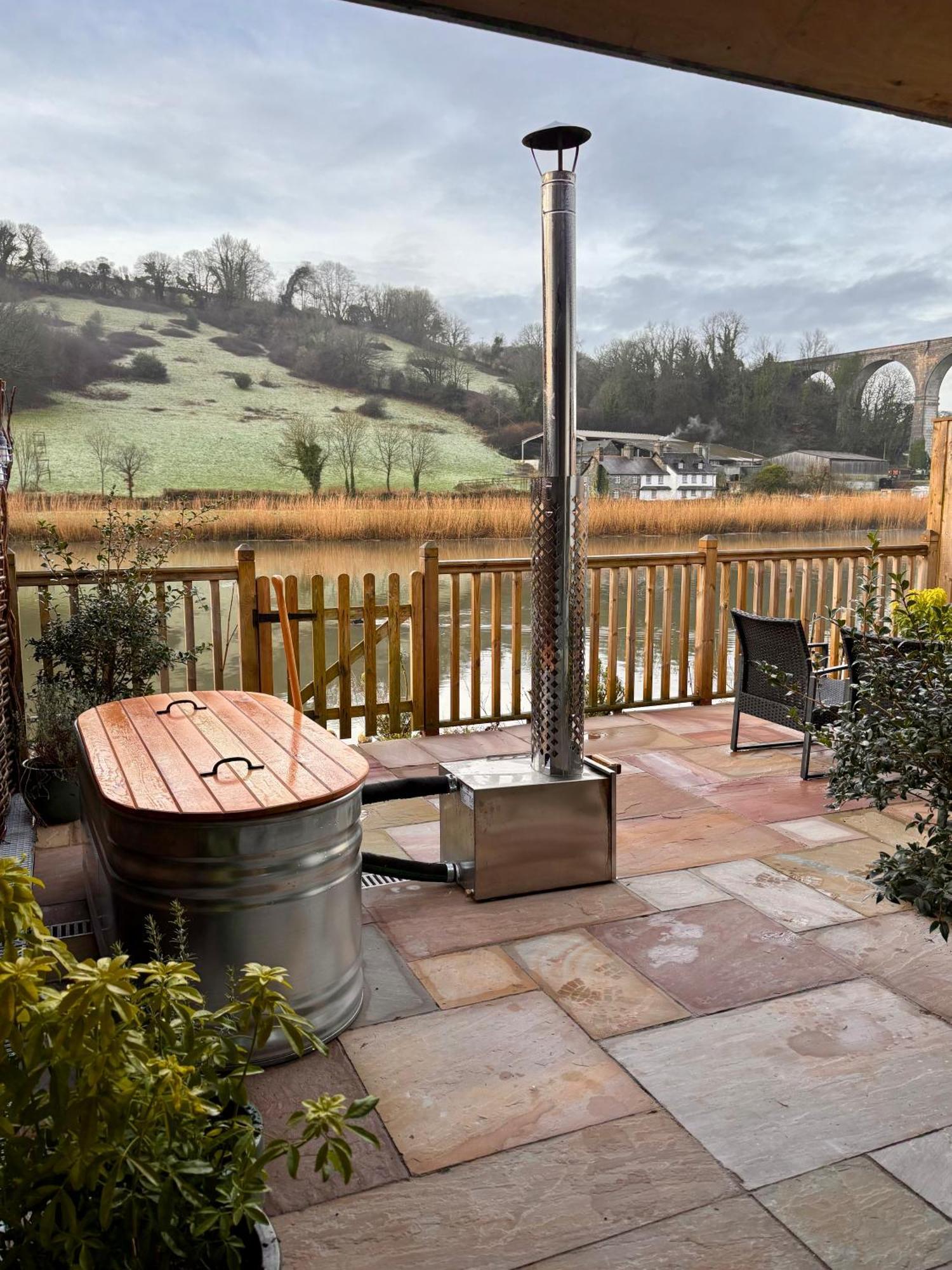 Viaduct River View & Outdoor Bath - Couples Retreat Calstock 外观 照片