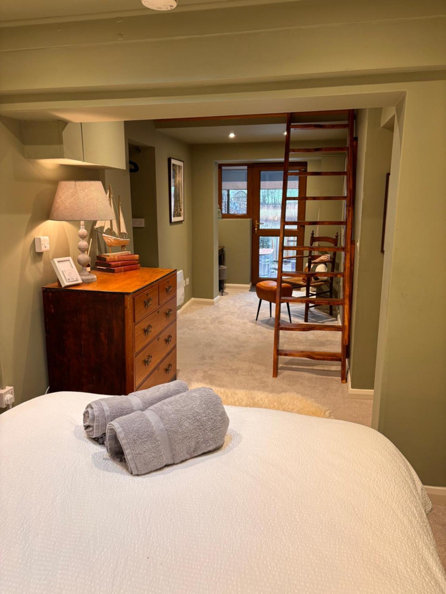 Viaduct River View & Outdoor Bath - Couples Retreat Calstock 外观 照片