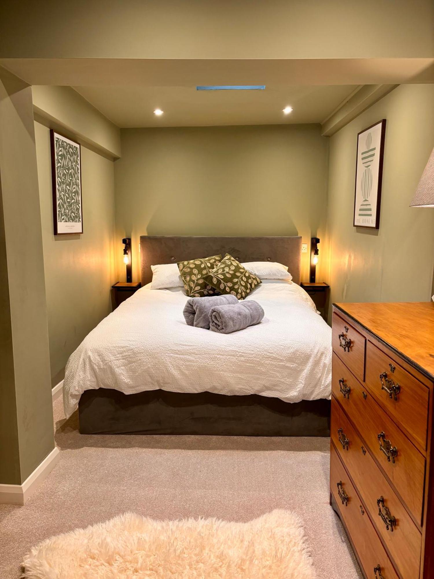 Viaduct River View & Outdoor Bath - Couples Retreat Calstock 外观 照片