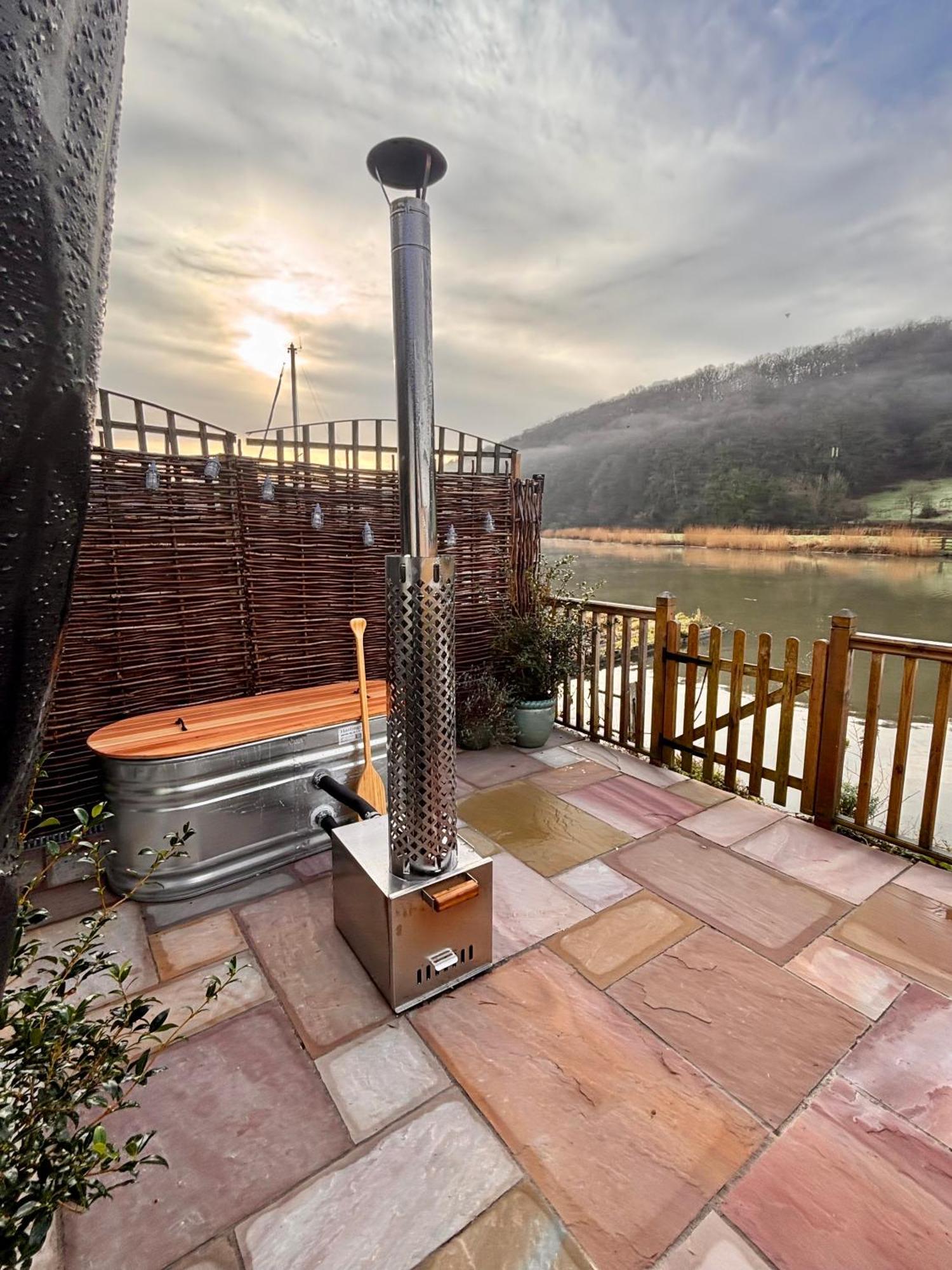 Viaduct River View & Outdoor Bath - Couples Retreat Calstock 外观 照片