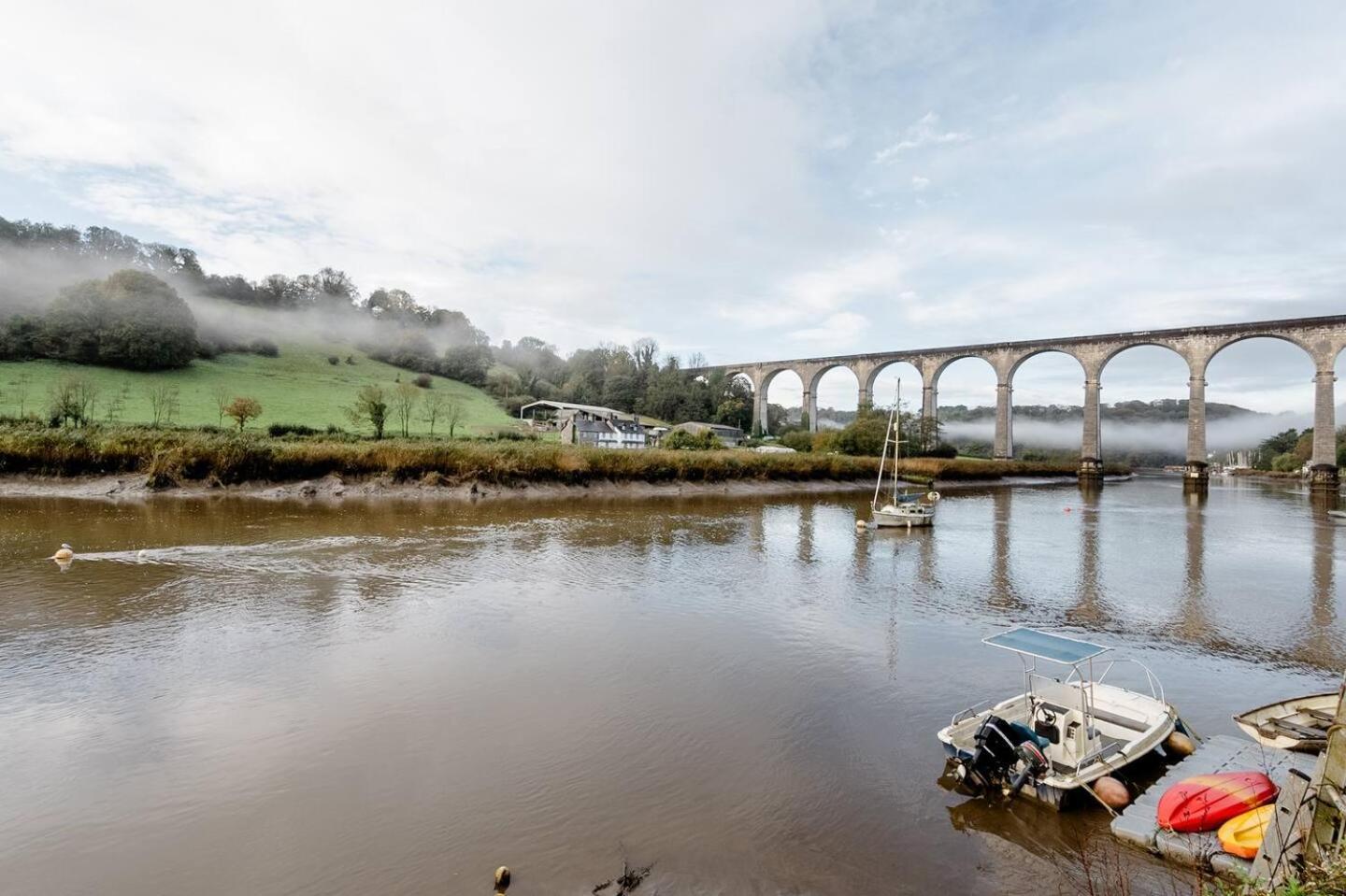 Viaduct River View & Outdoor Bath - Couples Retreat Calstock 外观 照片